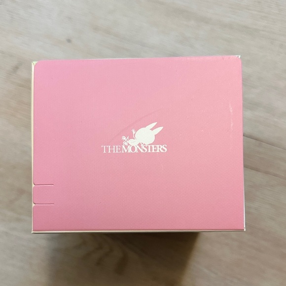 POP MART | THE MONSTERS | Exciting Macaron Vinyl Face Toy - Green Grape - Picture 3 of 13